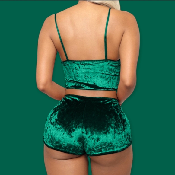 4 Sets of Women's Velvet 2 piece Pajama NightWear Black Green Pink Red - Picture 3 of 5